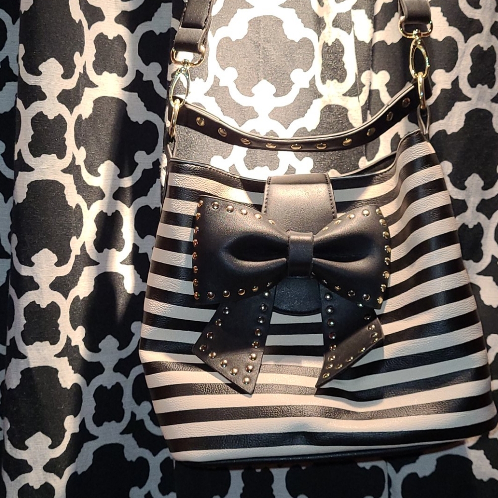 Betsey Johnson bucket bag